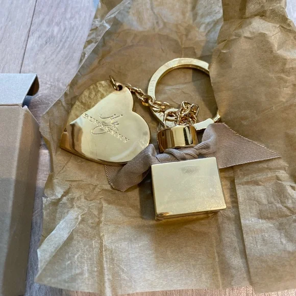 BURBERRY✨ - Picture 3 of 6